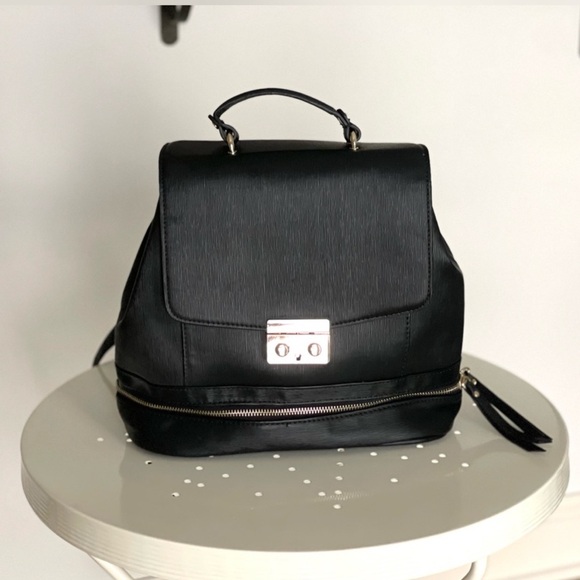 ZARA Convertible Backpack/Purse Bag Hard Shell Black with Gold Hardware - Picture 5 of 12